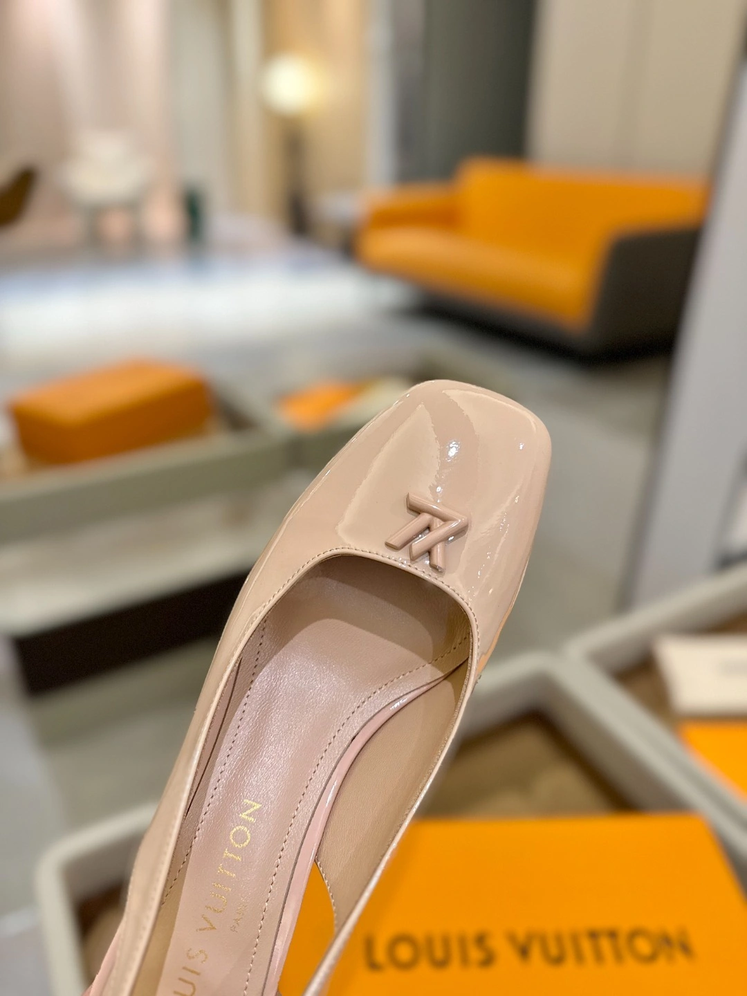 COCO-- 8V 1AGUF4 Calfskin goatskin Heel height：5.5CM item:E-X158D4124
